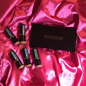 Give Them Darkness+5 Pro Lipsticks